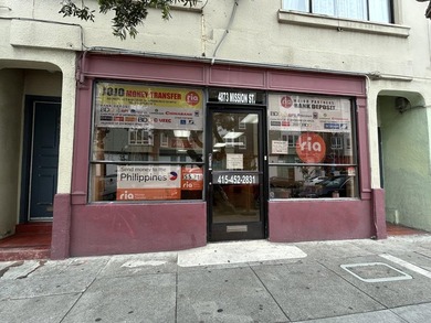 Opportunity to own a mixed-use property in a prime - photo 1
