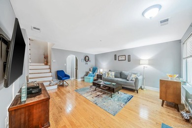 Move-In Ready End Unit Condo! Welcome to this beautifully - photo 6