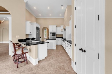 Stunning Mediterranean Golf Course Estate in the Prestigious - photo 10
