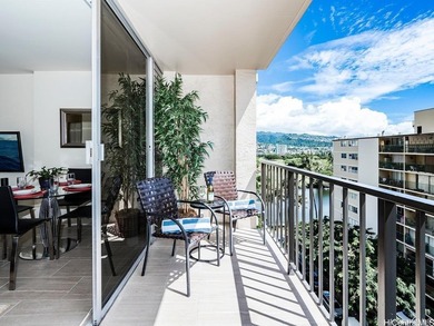 Beautifully renovated in 2018, this spacious 2-bedroom, 2-bath - photo 4