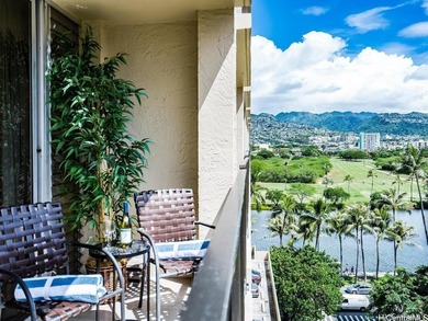 Beautifully renovated in 2018, this spacious 2-bedroom, 2-bath - photo 5