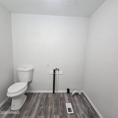 ON LEASED LAND: This home is absolutely gorgeous!! It has been - photo 27