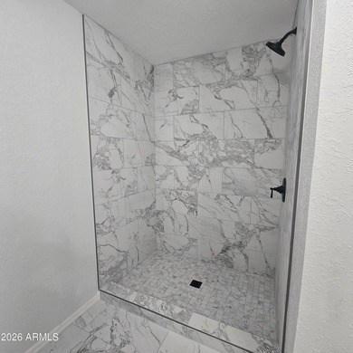 ON LEASED LAND: This home is absolutely gorgeous!! It has been - photo 31
