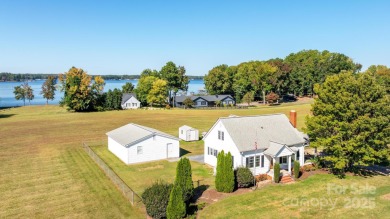 Lake Home For Sale in Mooresville, North Carolina