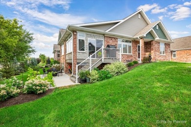 Welcome to Old Mill Park, an exceptional 55+ community where - photo 1