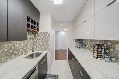 Experience elevated living in this beautiful 2 bedroom corner - photo 8