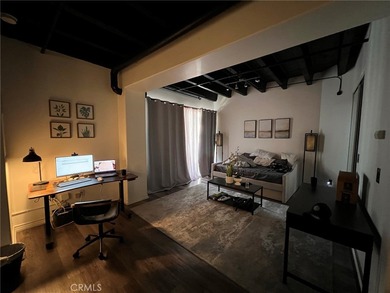 Welcome to this cozy and tastefully decorated 1-bedroom, 1-bath