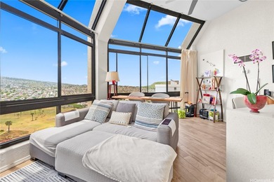 Amazing, one of a kind 2 bedroom 2 bath penthouse with washer - photo 2