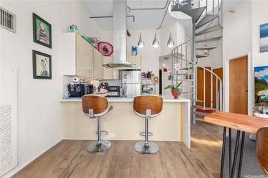Amazing, one of a kind 2 bedroom 2 bath penthouse with washer - photo 5