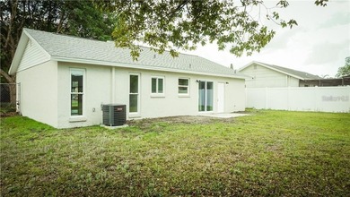 Welcome to this beautifully updat4ed 3-bedroom, 2-bathroom block - photo 2