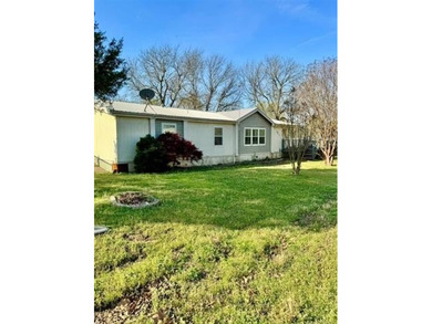 Lake life just got easy in Push Hill Cove! This 3 bed, 2 bath - photo 2