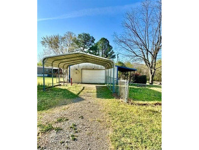 Lake life just got easy in Push Hill Cove! This 3 bed, 2 bath - photo 3