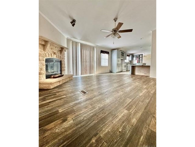 Lake life just got easy in Push Hill Cove! This 3 bed, 2 bath - photo 5