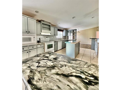 Lake life just got easy in Push Hill Cove! This 3 bed, 2 bath - photo 7