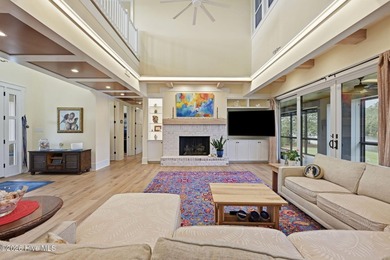 Luxury living meets exceptional craftsmanship in this - photo 20
