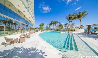 Firs time on the market, stunning high-floor flow-through - photo 3