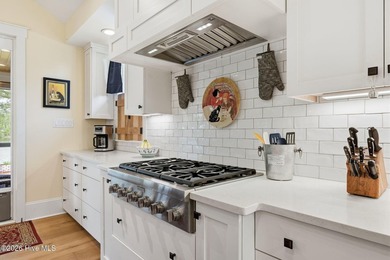 Luxury living meets exceptional craftsmanship in this - photo 36