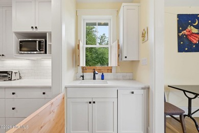 Luxury living meets exceptional craftsmanship in this - photo 37