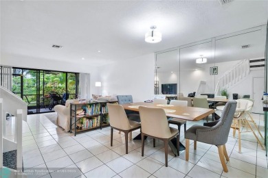 Lake Townhome/Townhouse For Sale in Coconut Creek, Florida