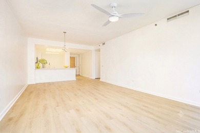 Priced to sell! Enjoy gorgeous mountain views from this - photo 2