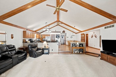 Beautiful, well maintained Lake front 3 bedroom, 2.5 bath home - photo 3