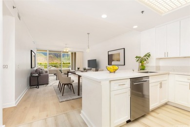 Priced to sell! Enjoy gorgeous mountain views from this - photo 4