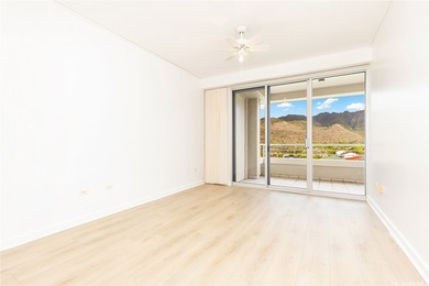 Priced to sell! Enjoy gorgeous mountain views from this - photo 7