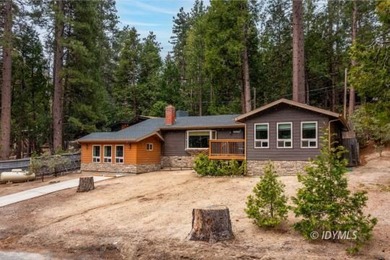 Cedar Stone Lodge is a stunning, furnished luxury retreat - photo 1
