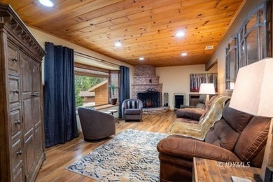Cedar Stone Lodge is a stunning, furnished luxury retreat - photo 5
