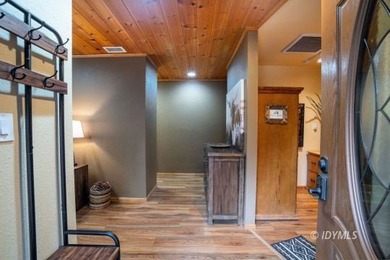 Cedar Stone Lodge is a stunning, furnished luxury retreat - photo 10