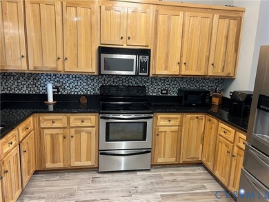 Don't miss this chance to live in a stylishly renovated 1,449 sq - photo 8