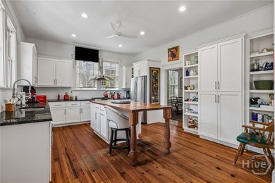 A large 1921 classic bungalow in historic Baldwin Park.There is - photo 19