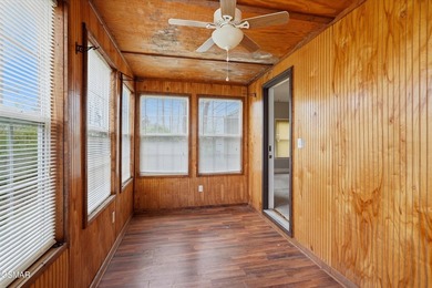 This home offers old world charm! 1 bedroom and 1 bath with a - photo 4