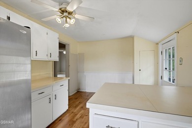 This home offers old world charm! 1 bedroom and 1 bath with a - photo 10
