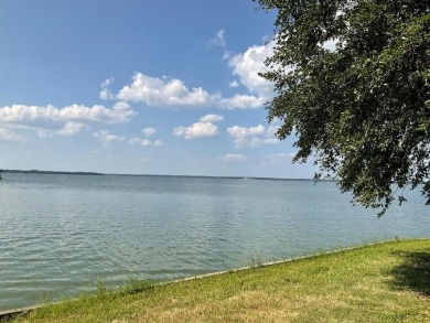 Lake Acreage For Sale in Corsicana, Texas