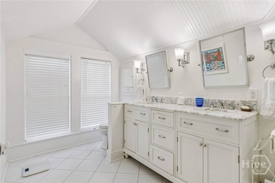 A large 1921 classic bungalow in historic Baldwin Park.There is - photo 44