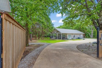 Lake Home For Sale in Pottsboro, Texas