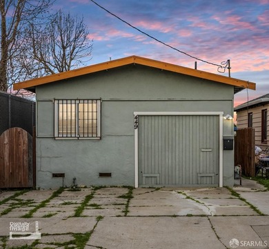 Beautifully updated single-story home positioned at the end of a - photo 1