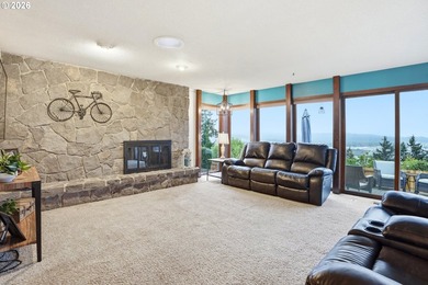Enjoy every season through a dramatic wall of windows that - photo 11