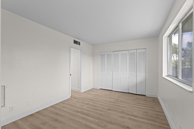 Welcome to this beautifully remodeled 2bed/1bath first floor - photo 20