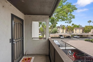 Centrally located in Mission Valley, this well-maintained studio - photo 4