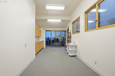 Enjoy every season through a dramatic wall of windows that - photo 26
