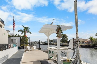 DIRECT GULF ACCESS POOL HOME on an oversized 8,600 sq ft lot - photo 32