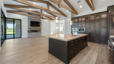 Welcome to luxury living in the prestigious Red Tail Golf Club - photo 4