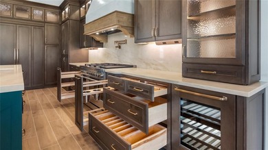 Welcome to luxury living in the prestigious Red Tail Golf Club - photo 9