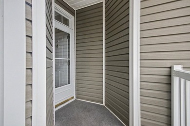 Spacious and well-appointed 3-bedroom, 2-bathroom second-floor - photo 6
