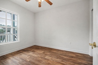 Spacious and well-appointed 3-bedroom, 2-bathroom second-floor - photo 9