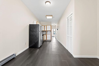Welcome to this lovely, updated 2-bedroom, 1-bathroom condo - photo 5