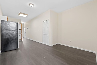 Welcome to this lovely, updated 2-bedroom, 1-bathroom condo - photo 6