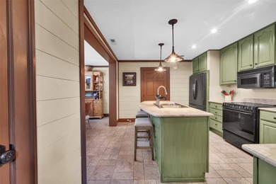 Fully furnished and beautifully renovated lakefront condo at - photo 14